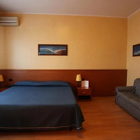 Lincoln Hotel