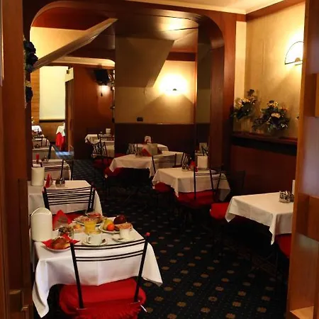 Lincoln Hotel 3*