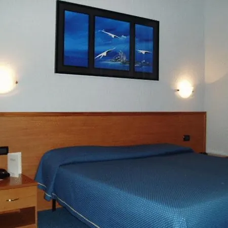 Lincoln Hotel 3*